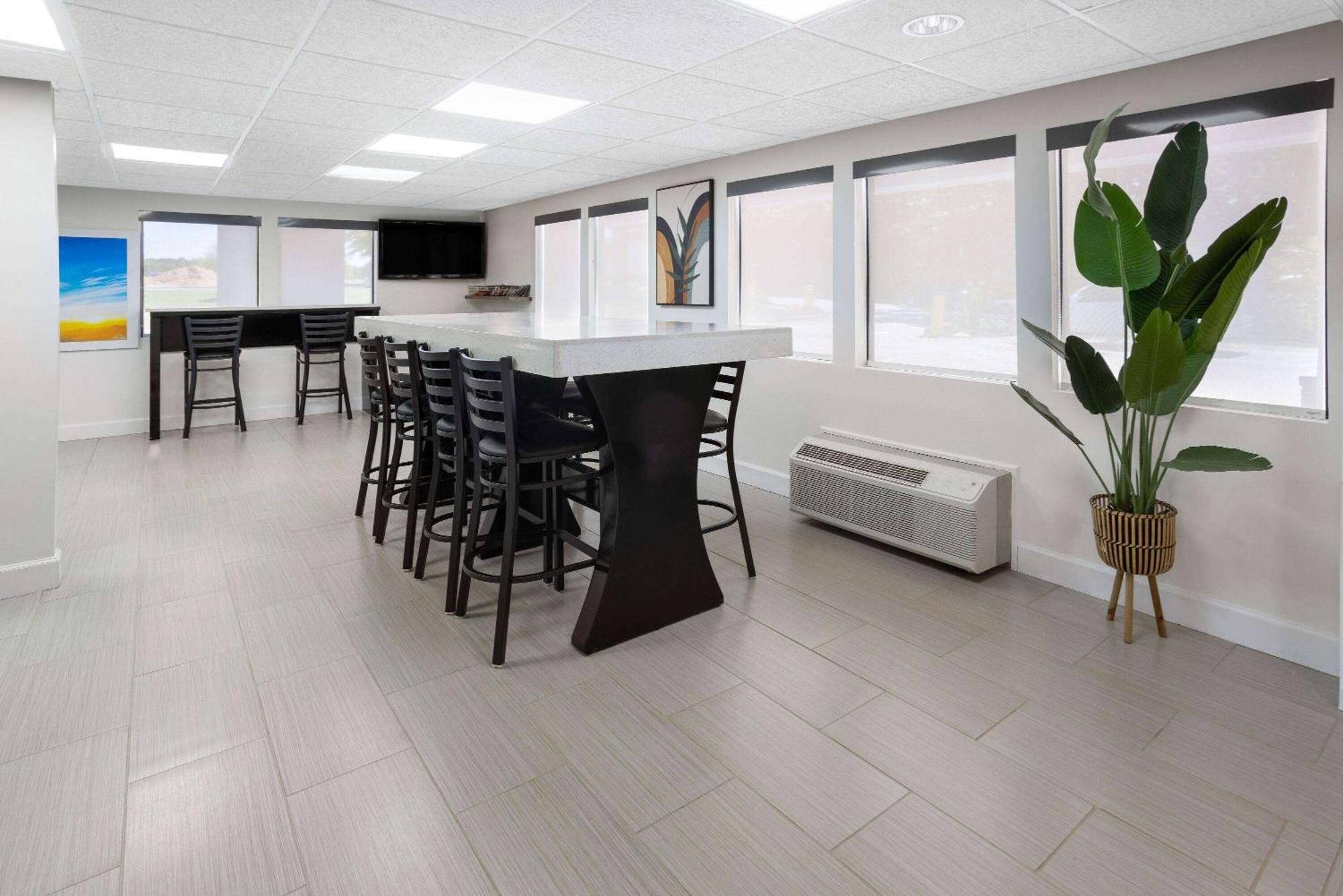 Days Inn By Wyndham Acworth Exteriör bild
